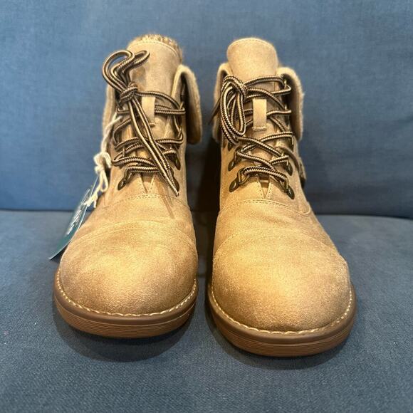NWT Daley Lace Up Booties from Cliffs by White Mountain, Size 8M (JJ) - Picture 4 of 10